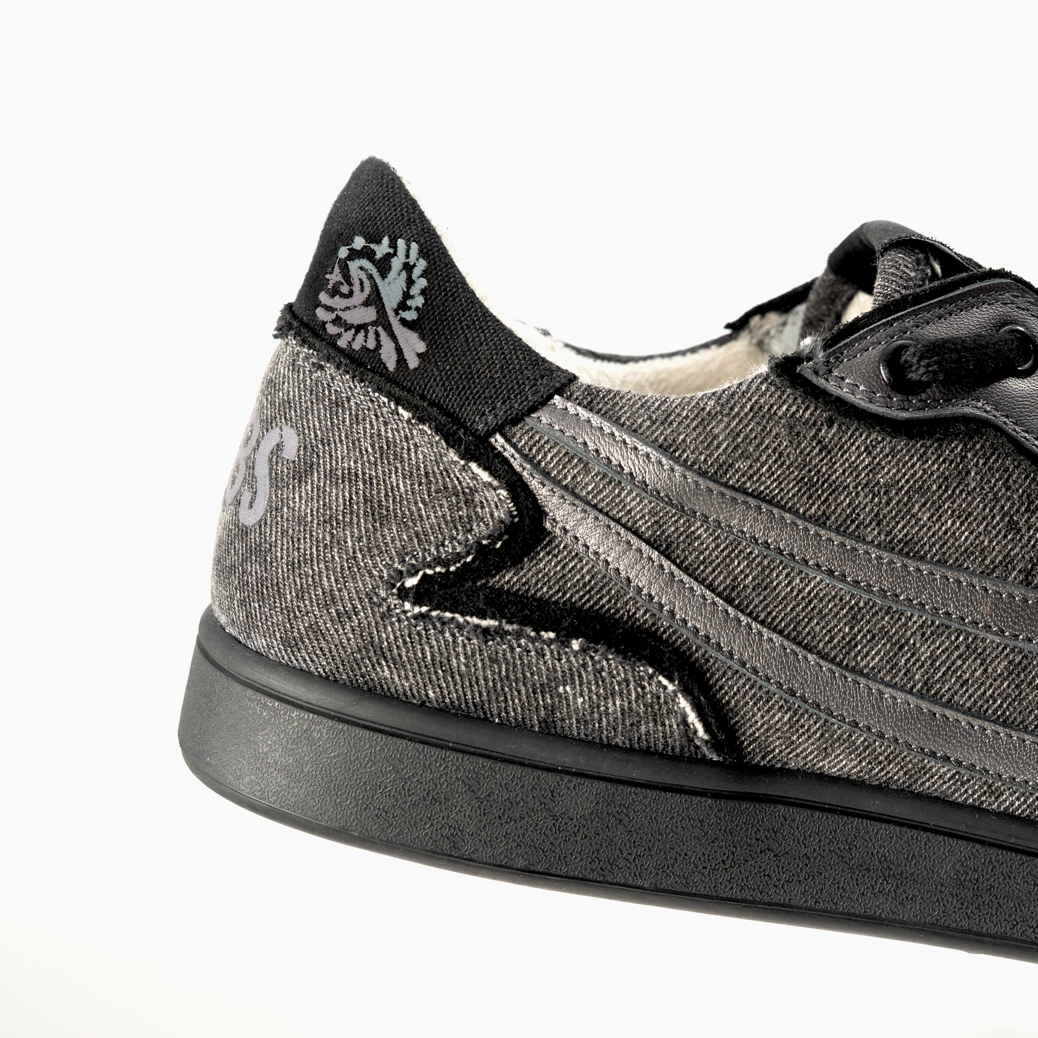 Gully Number 001 - Baaz Chaaya Grey for Women - Image 6